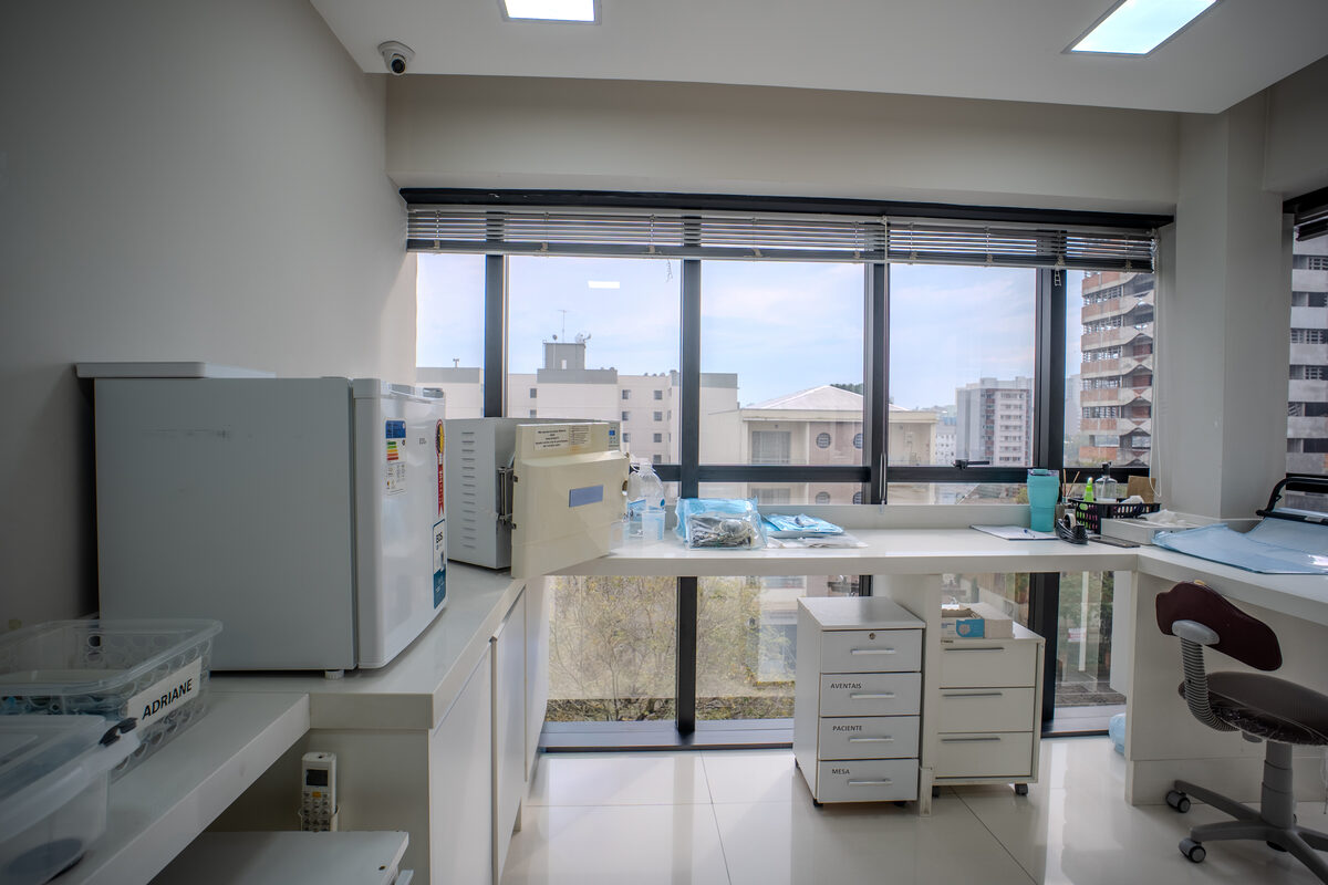 Central de esterilização com autoclave da Oral Unic Caxias do Sul